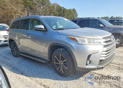 2018 Toyota Highlander Se из США, поврежденный, VIN 5TDKZRFH5JS289021